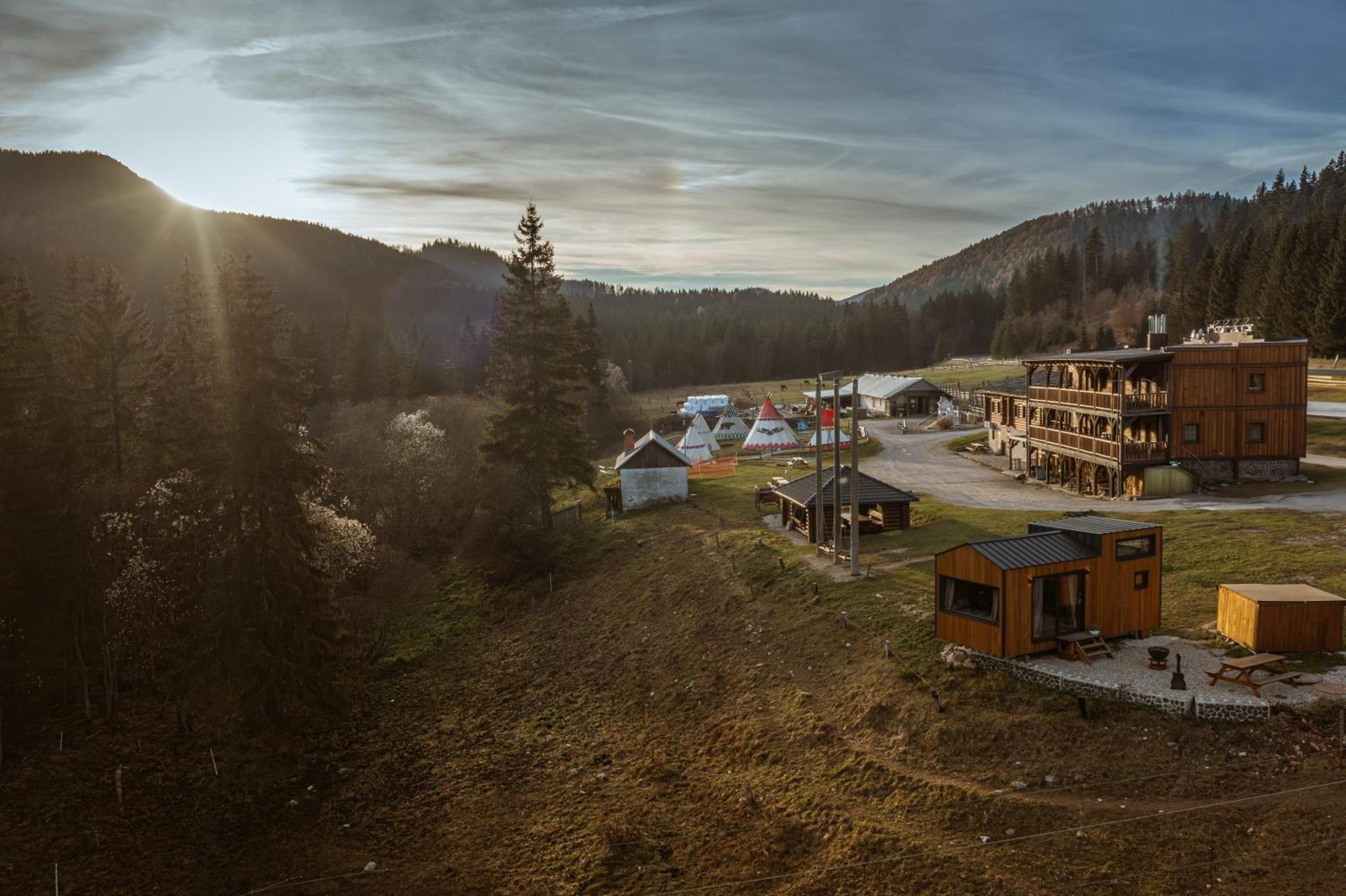 Gasthaus Ranc Pod Ostrou Skalou Stratená Exterior foto