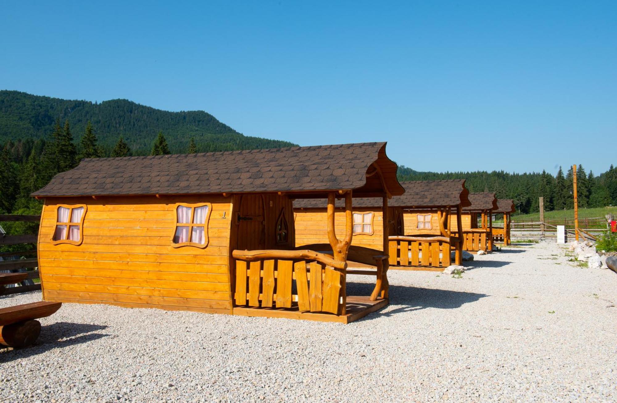 Gasthaus Ranc Pod Ostrou Skalou Stratená Exterior foto